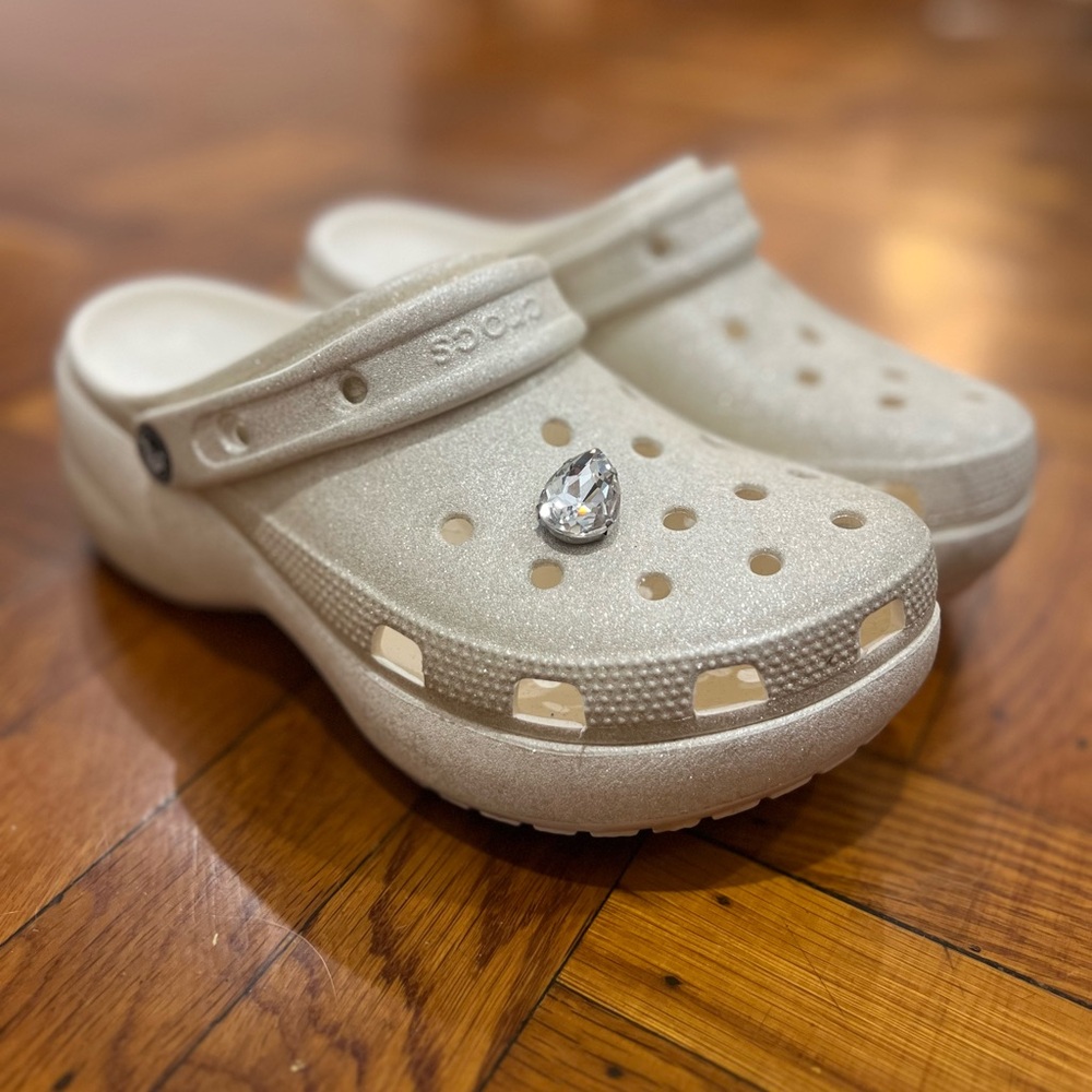 Bridal Platform CROCS in Soft White Glitter with Sparkly Teardrop Jibbitz Gem